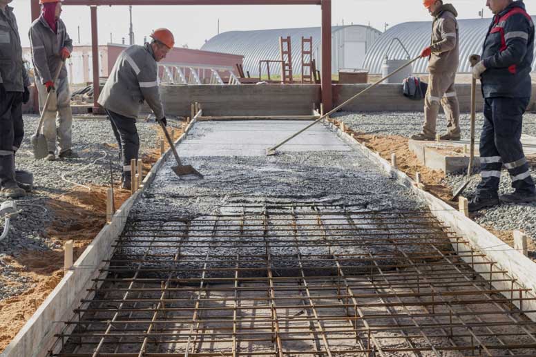 Insurance For Concrete Contractors: Concrete Contractors Pouring Cement