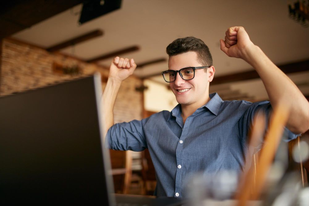 employee reviewing overtime pay