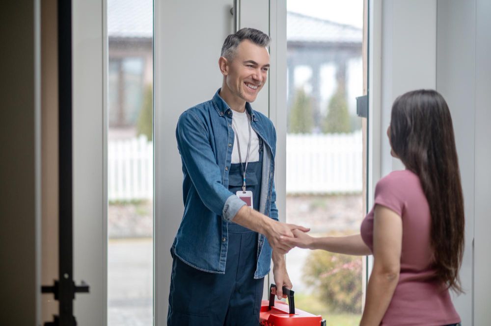 client greeting contractor