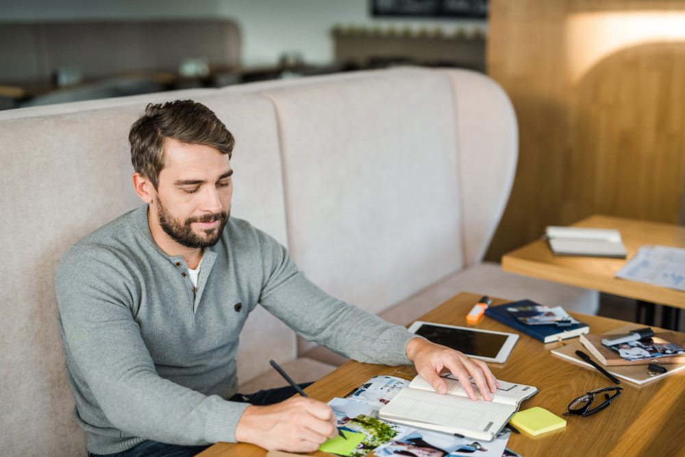 Freelancer tracking income