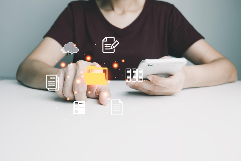 Sistema de gestión de documentos digitales que organiza los recibos en la nube