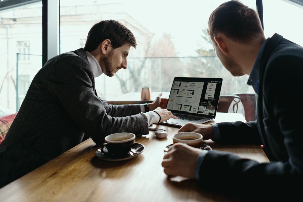 general contractor meeting with seo agency to plan local seo and content strategy