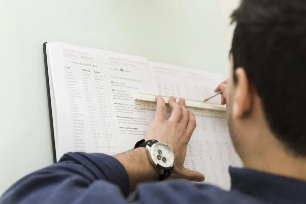 Freelancer using InvoiceFly for easy timesheet management