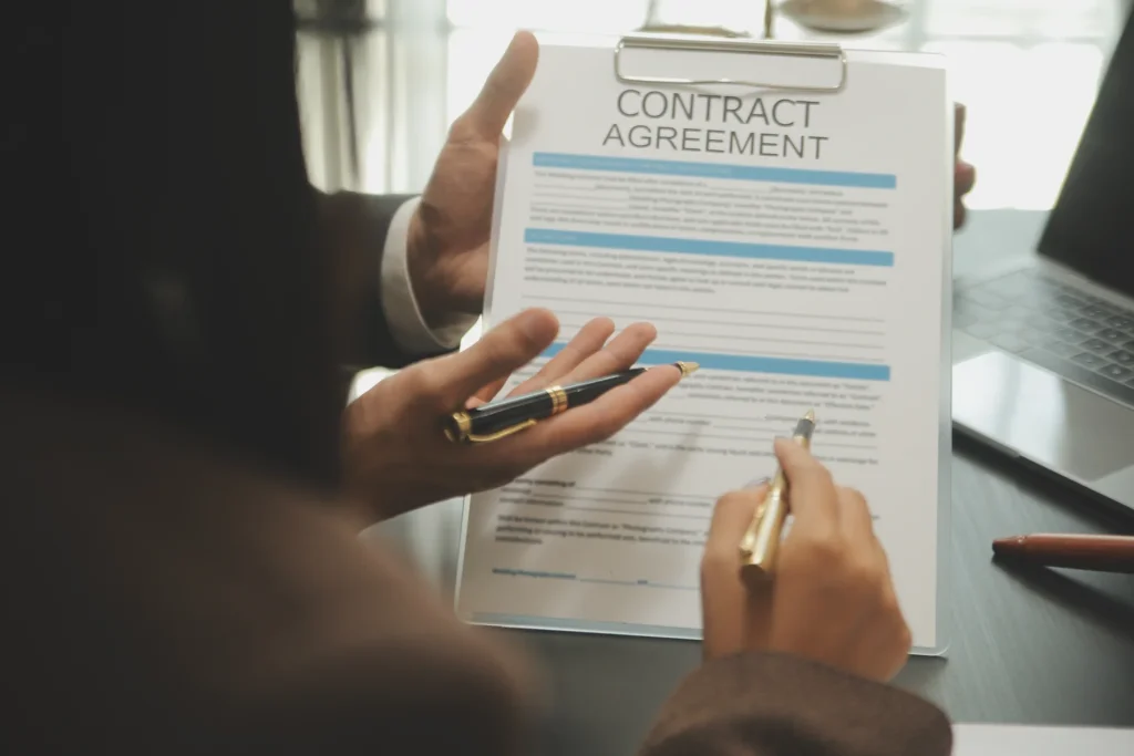 Illustration showing a contract independent calculator interface