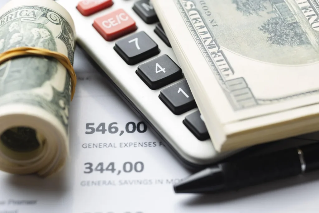 Illustration of the benefits of IRS estimated taxes payment with InvoiceFly.