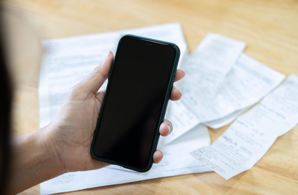 freelancer scanning a business receipt