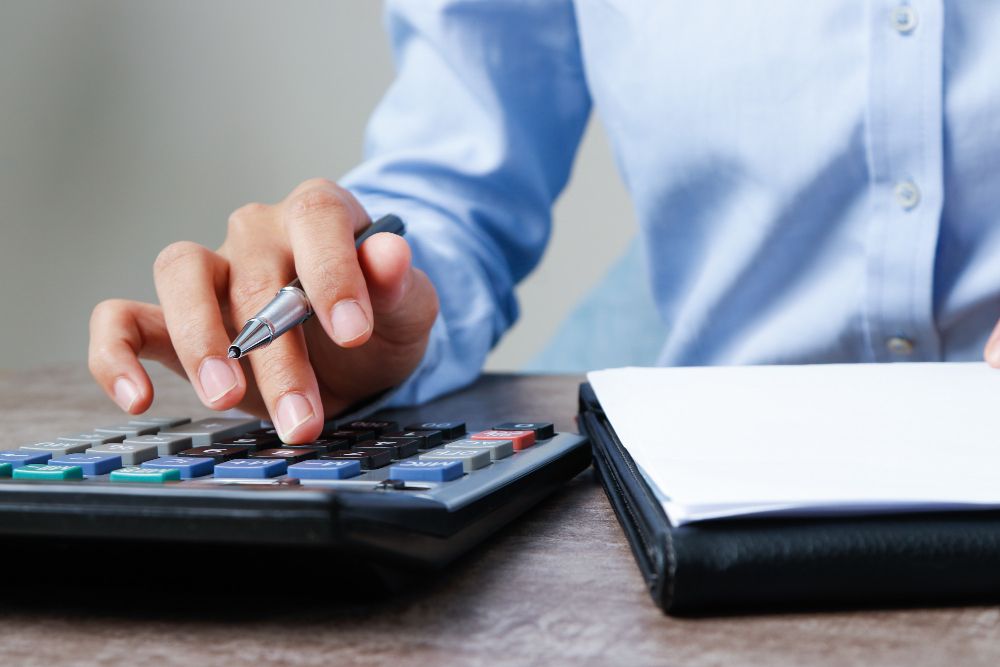 professional calculating invoice totals